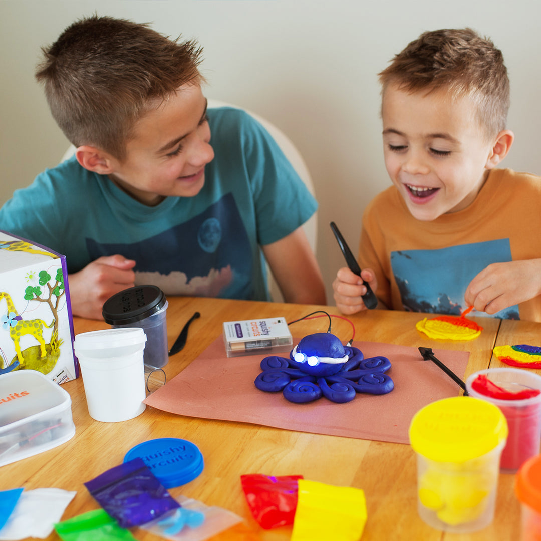 Squishy Circuits Deluxe Kit contents